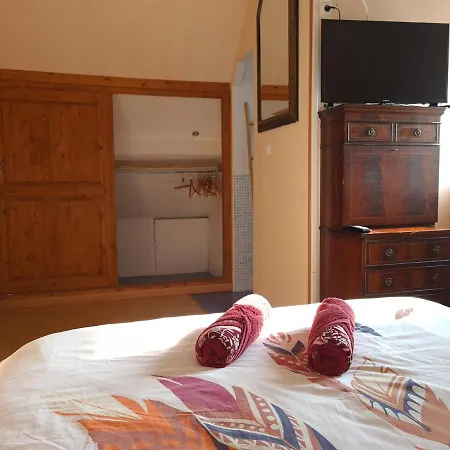 Apakabar - Proche Gare Melun, Parking Prive, Netflix Bed & Breakfast