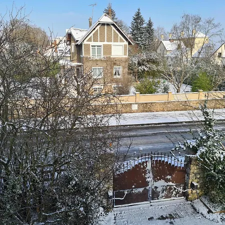 Apakabar - Proche Gare Melun, Parking Prive, Netflix Bed & Breakfast La Rochette (Seine-et-Marne)