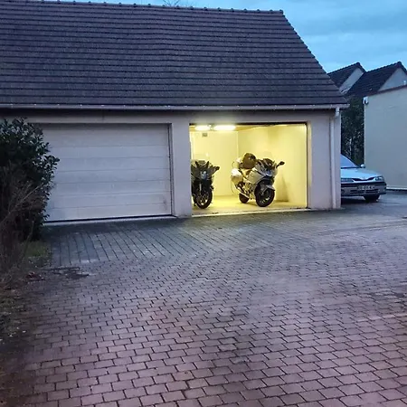 Couette-café D'hôtes Apakabar - Parking Privé, Netflix, Ambiance Balinaise, Borne De Recharge 3*
